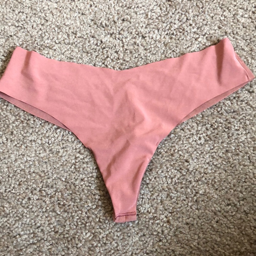 VS Sheer No-Show Thong Panty